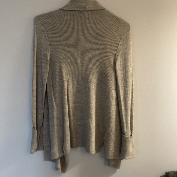Eddie Bauer Grey Shrug - Picture 2 of 4